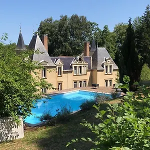 4* Couette-café Chateau De Bonnevaux